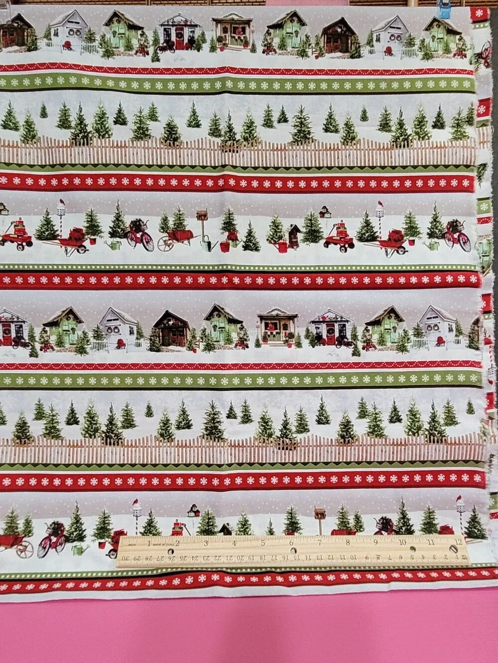 Holiday Happy Place Jan Shade Beach Henry Glass Fabrics Sewing Fabric (1024)